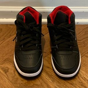 Heelys Vector Red & Black. Size Youth 3